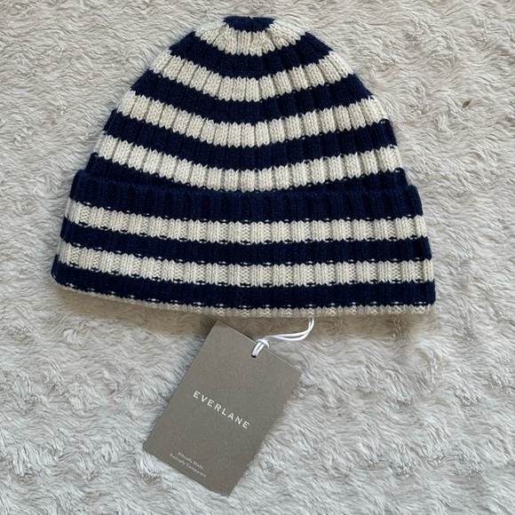 Everlane The Cashmere Rib Beanie Unisex NWT - Picture 6 of 8
